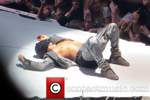 WTF!!! Kayne West starts his own CHURCH!?!?!