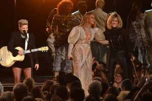 The 50th Annual CMA Awards - Show