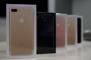 Apple launches iPhone models 7 and 7 plus in Russia