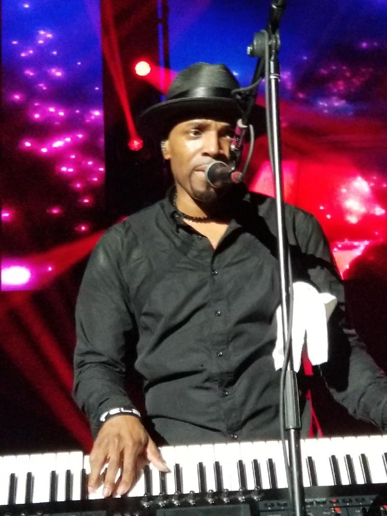 RNB 5th Anniversary 90s Block Party