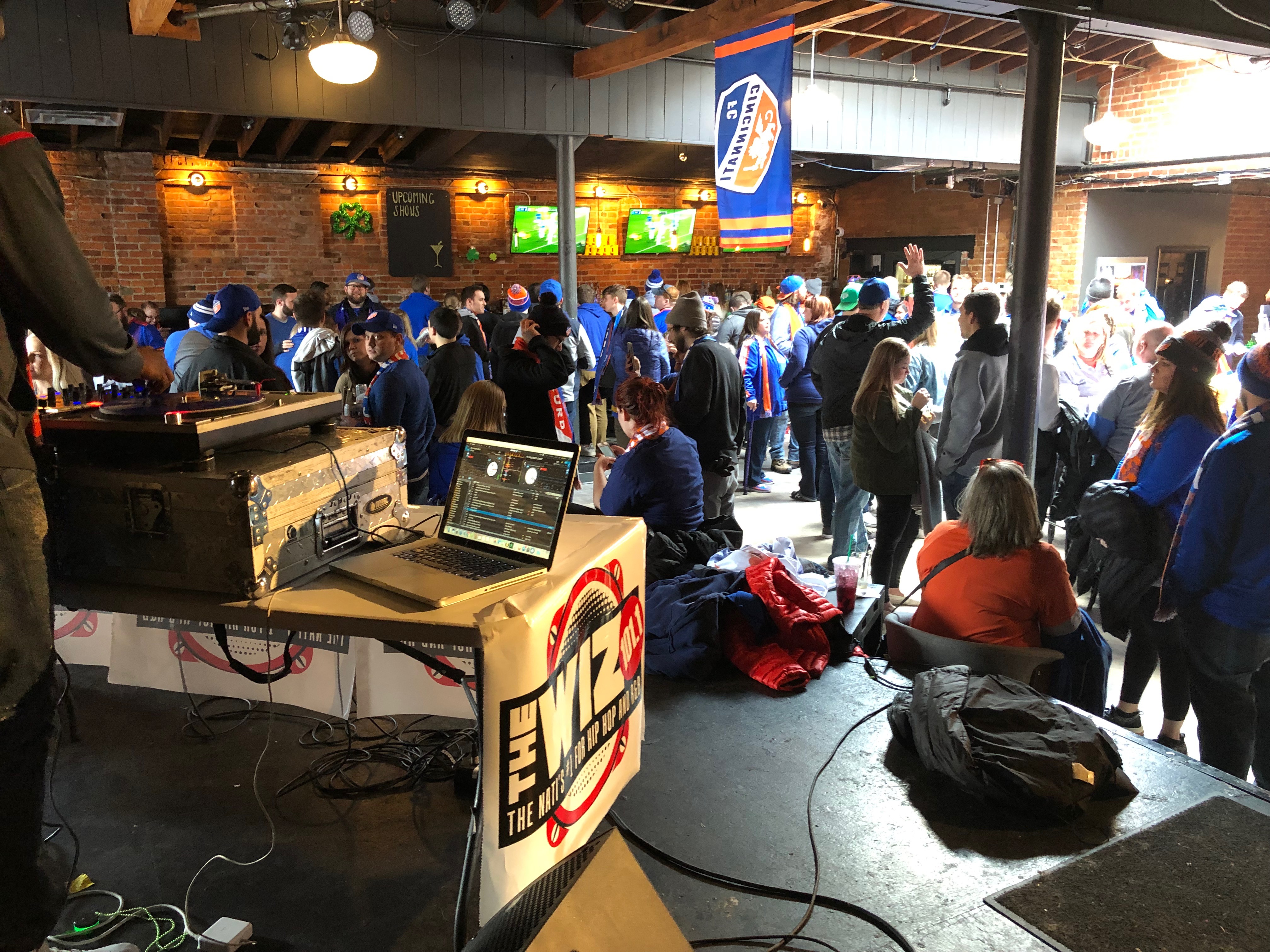 FC Cincinnati pregame at Top Cats