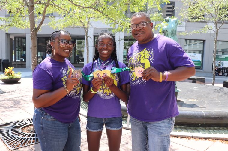 513 Elite Track Club - Adrienne Knox and Parents