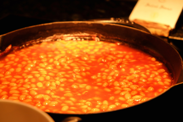Baked Beans in Tomato Sauce – Warm Serving in a Buffet Pan