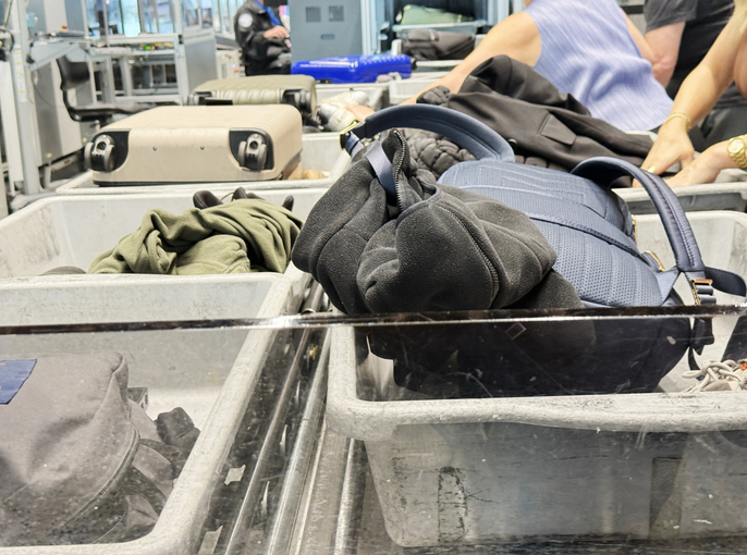 Airport security bag screening