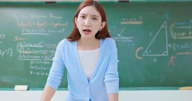 Angry teacher scolds online class