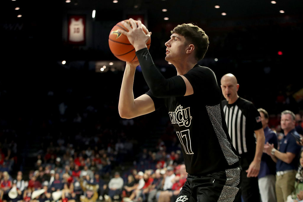 COLLEGE BASKETBALL: JAN 21 Cincinnati at Arizona