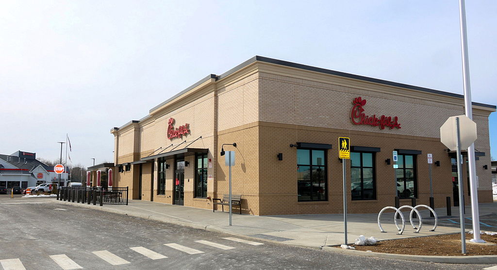 Chick -fil-A opens in Bohemia, New York