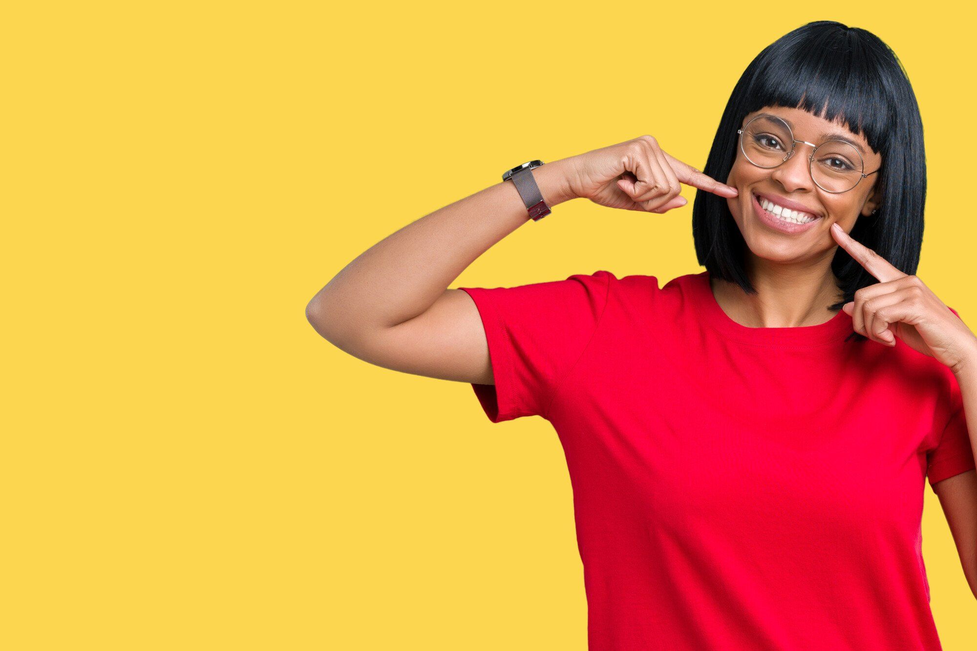 The straight smile is getting a modern makeover